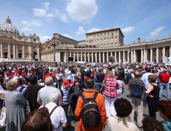 Vatican Crowd