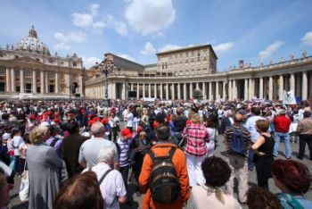 Vatican Crowd